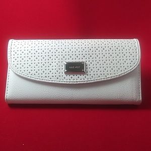 Nine West Wallet NWOT